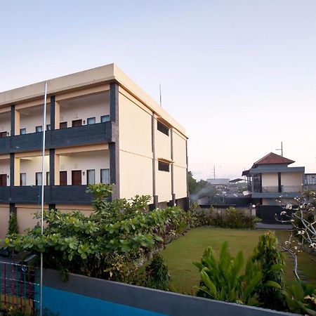 فندق دنباسارفي  Pondok Taman 828 المظهر الخارجي الصورة